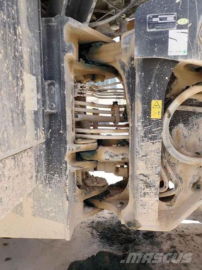 Komatsu WA600-8EO Pyöräkuormaajat