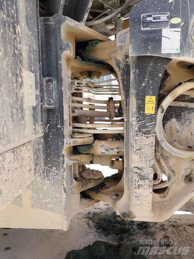 Komatsu WA600-8EO Pyöräkuormaajat