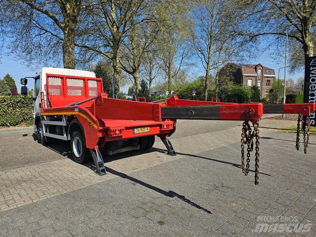 DAF LF 220 Nostovarsi-vaihtolavakuorma-autot