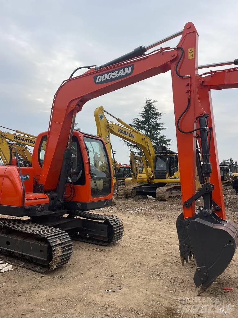 Doosan DX80 Midikaivukoneet 7t - 12t