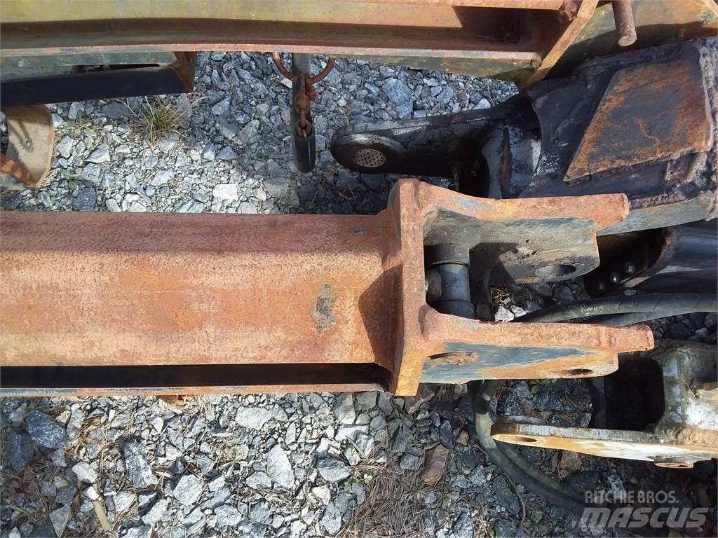 CAT 2200 Harvesterinosturit