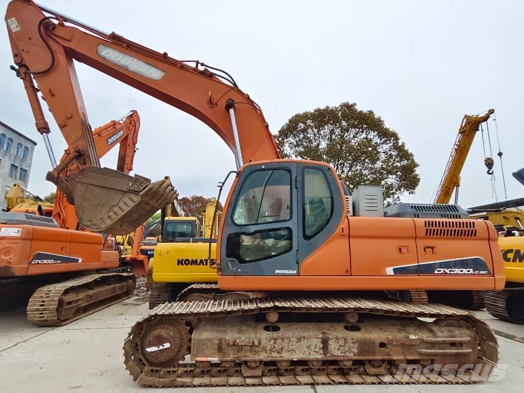 Doosan DX 300 LC Telakaivukoneet