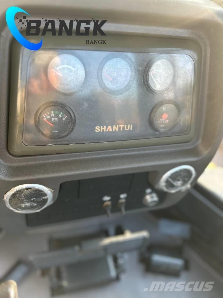 Shantui SD 16 Telaketjupuskutraktorit
