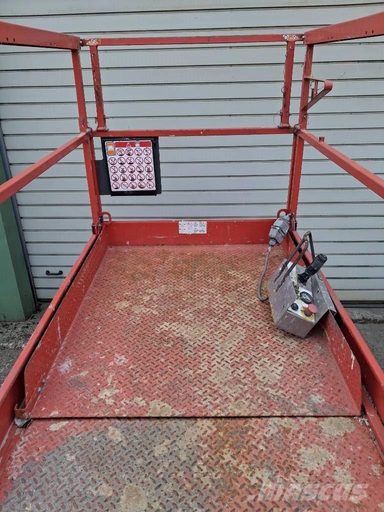 SkyJack SJ III 4632 Saksilavat