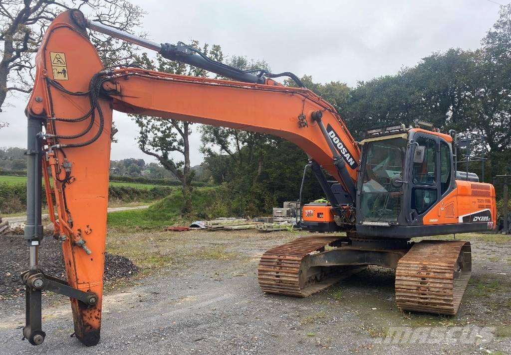 Doosan DX 225 LC Telakaivukoneet