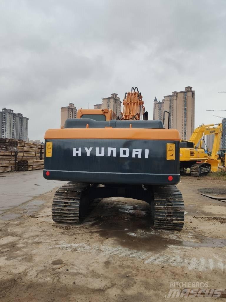 Hyundai R220LC-9S Telakaivukoneet