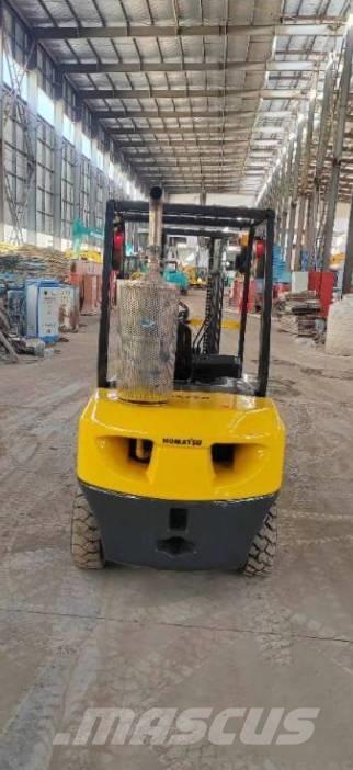 Komatsu FD 30 T-14 Dieseltrukit