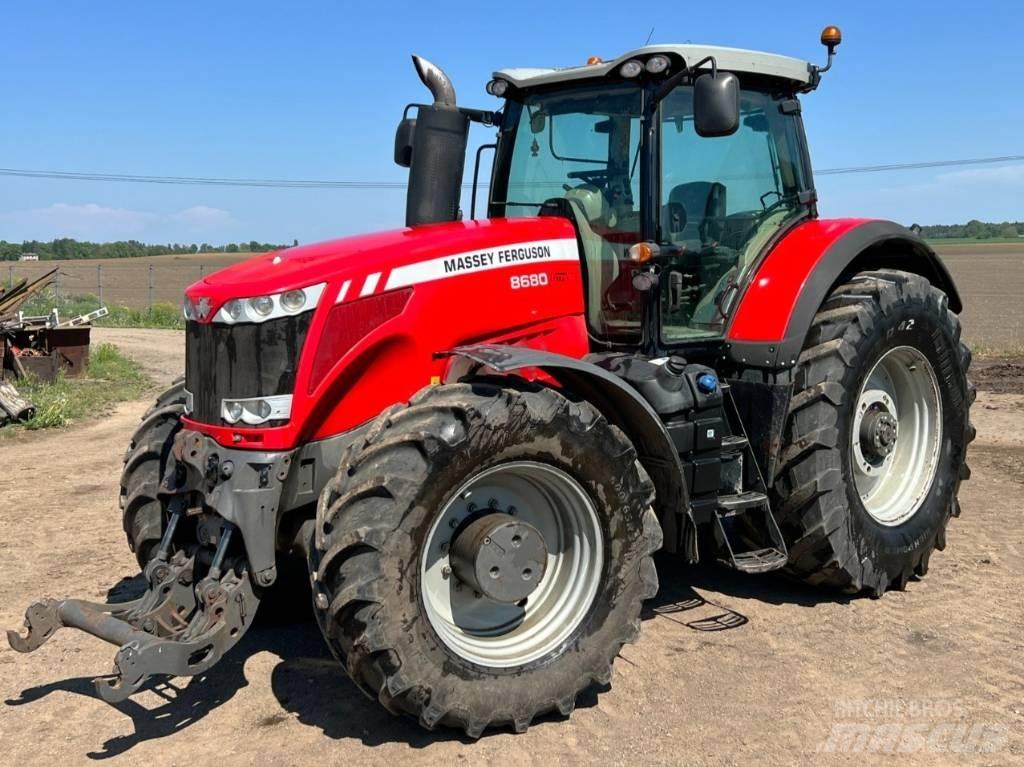Massey Ferguson 8680 Traktorit
