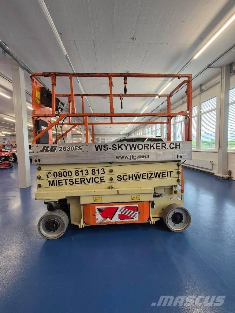 JLG 2630 ES Saksilavat