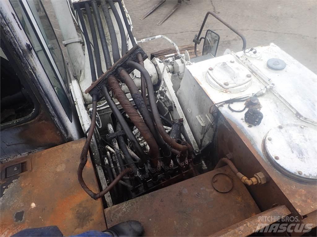Liebherr R912 Traktorit