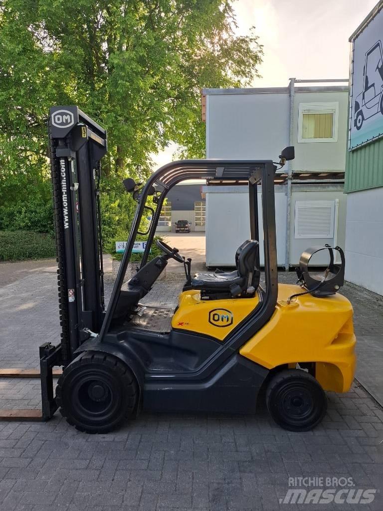 OM XG30 Heftruck Nestekaasutrukit