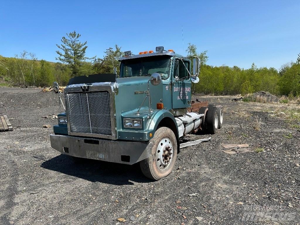 Western Star 4964FX Vetopöytäautot