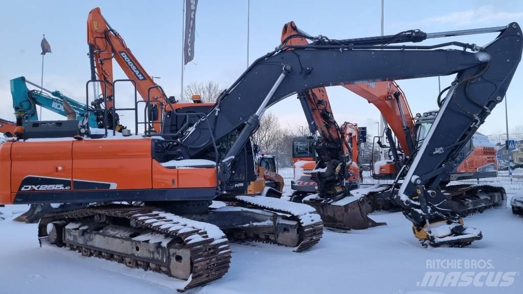Doosan DX 255 LC-5 Telakaivukoneet