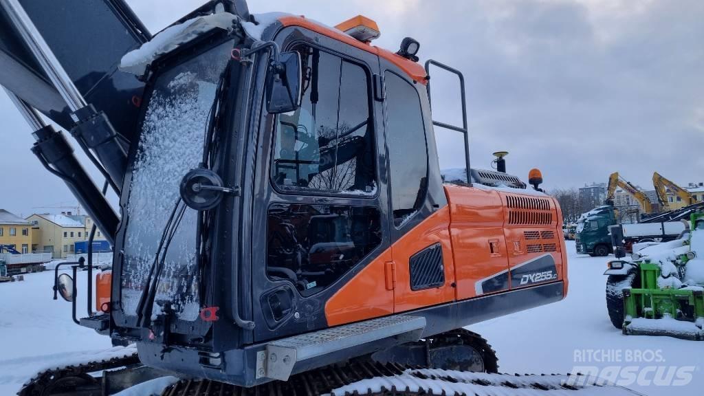 Doosan DX 255 LC-5 Telakaivukoneet