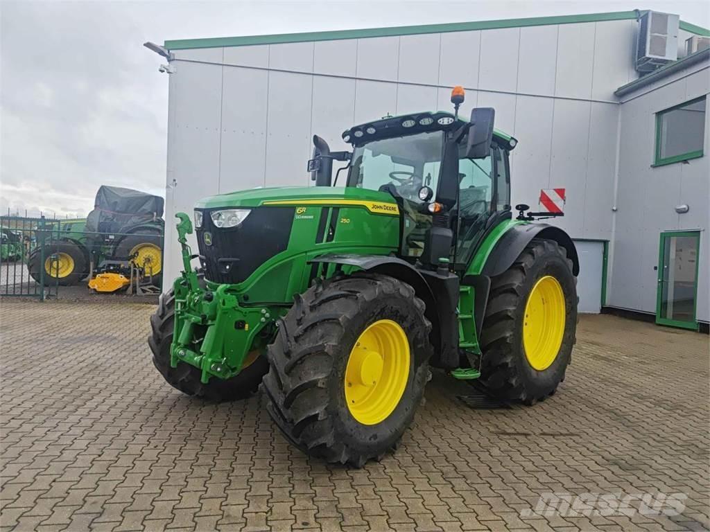 John Deere 6R 250 Traktorit