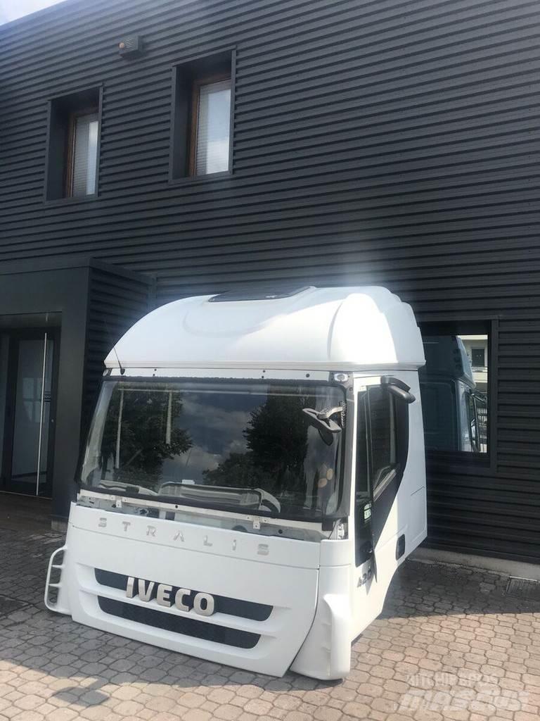 Iveco Stralis AT Ohjaamot ja sisustat