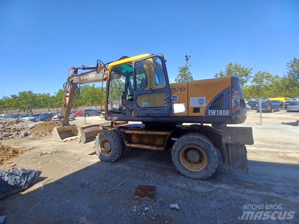 Volvo EW 180 B Pyöräkaivukoneet