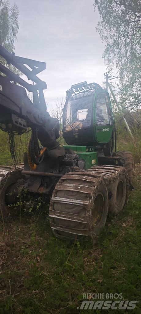 John Deere 1270 E Harvesterit