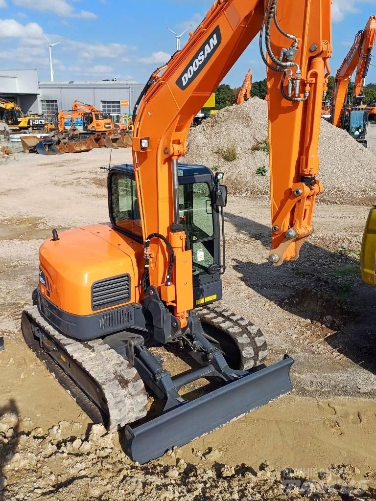 Doosan DX 85 R-3 Midikaivukoneet 7t - 12t