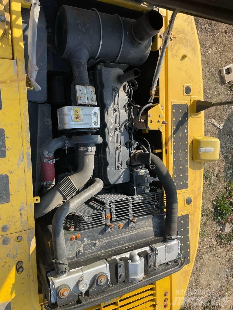 Komatsu 210 Telakaivukoneet