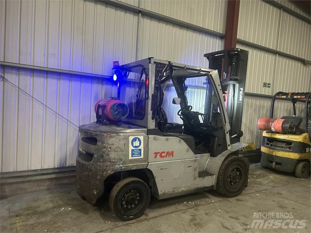 TCM J1F4A40LQ Nestekaasutrukit