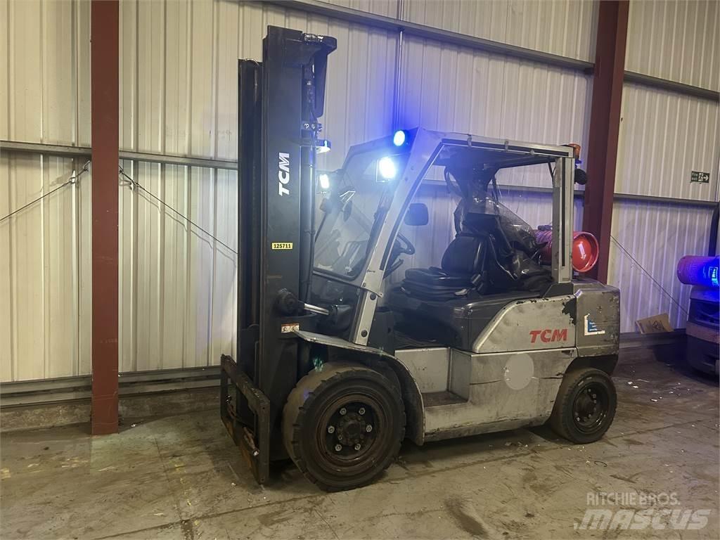 TCM J1F4A40LQ Nestekaasutrukit
