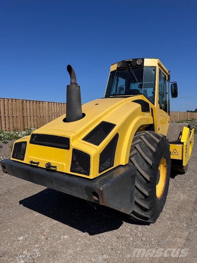 Bomag BW 213 D H-4 Yksivalssijyrät