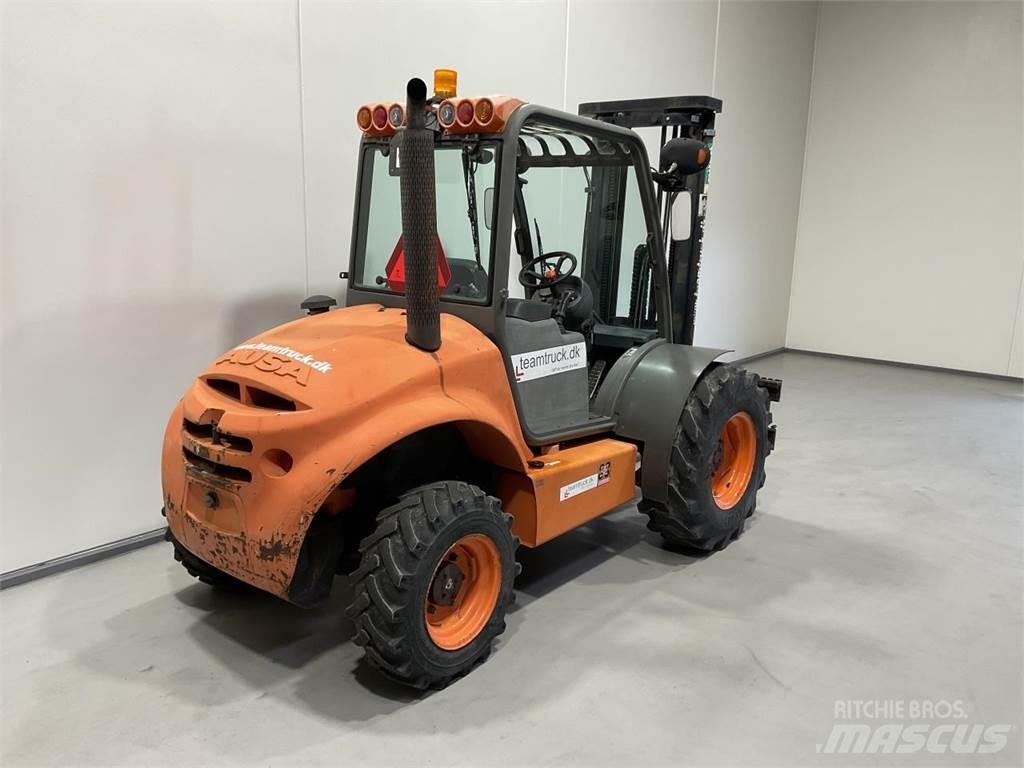Ausa C250HX4 Maastotrukit