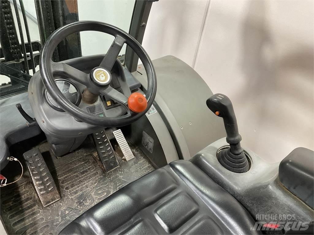 Ausa C250HX4 Maastotrukit