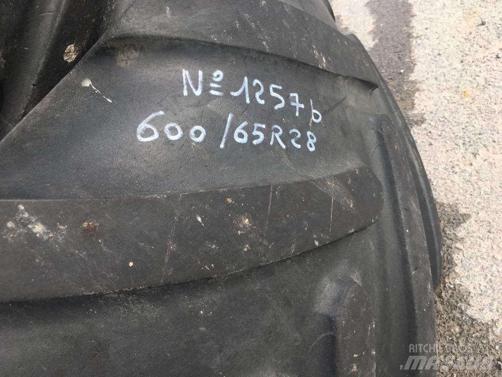 Michelin 600/65R28 Renkaat ja vanteet