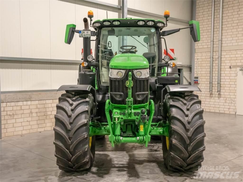 John Deere 6R215 Traktorit