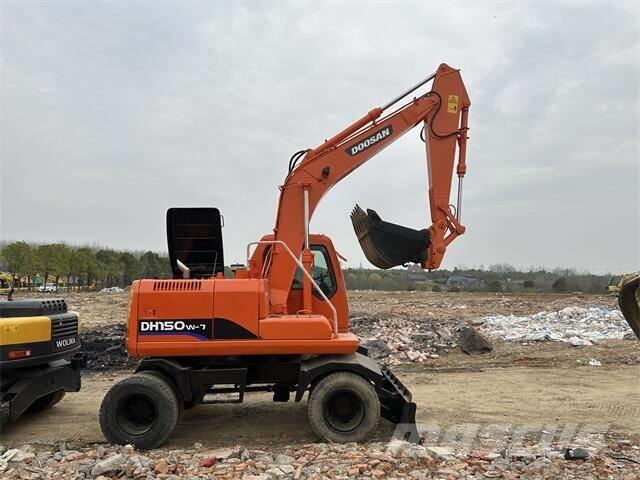 Doosan DH150W Pyöräkaivukoneet