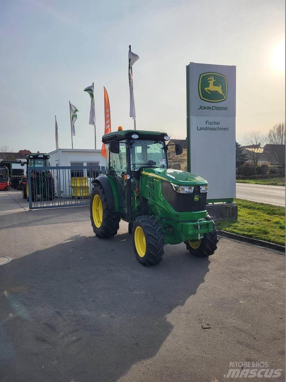 John Deere 5075GN Traktorit