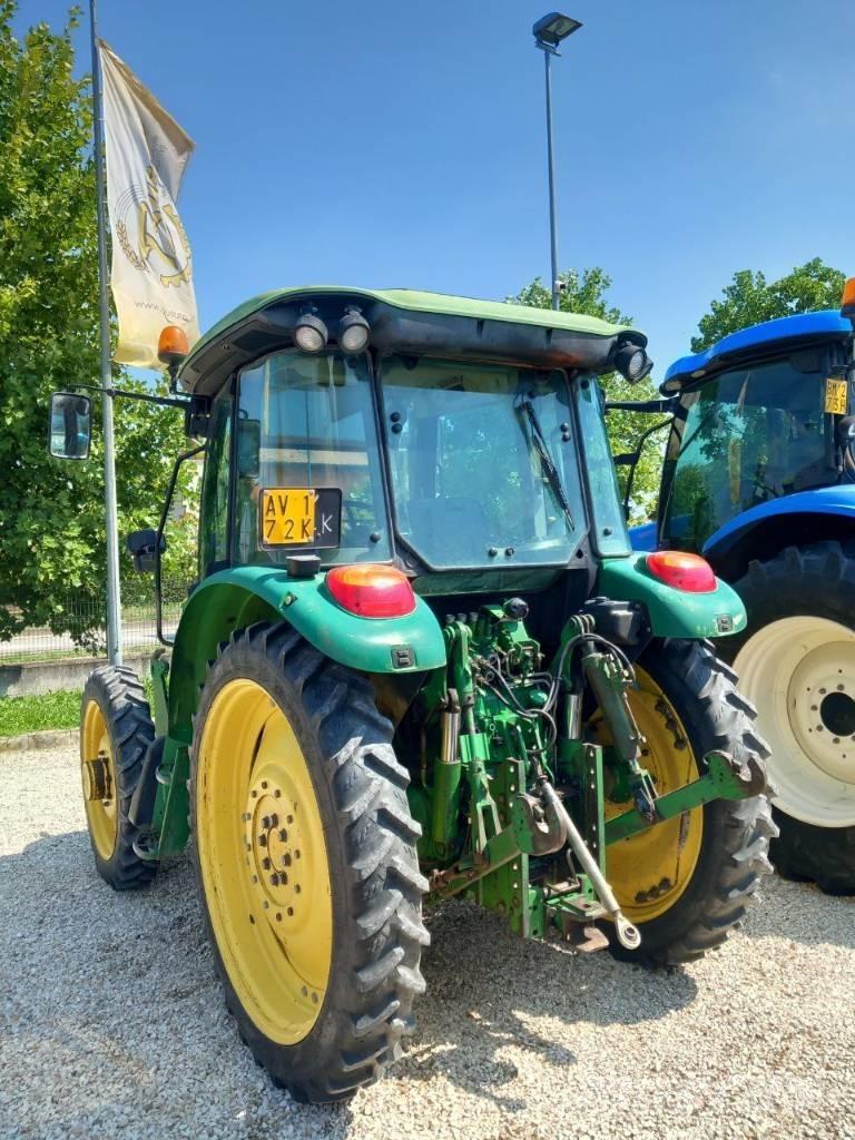 John Deere 5820 Traktorit