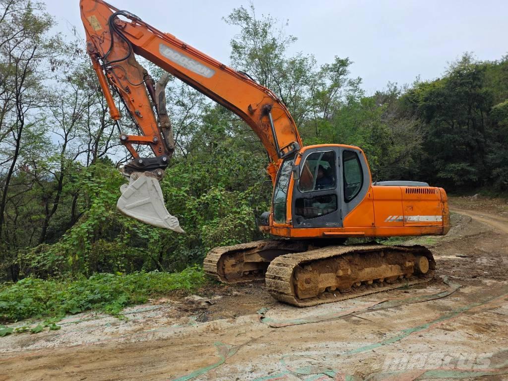 Doosan DX 220 LCA Telakaivukoneet