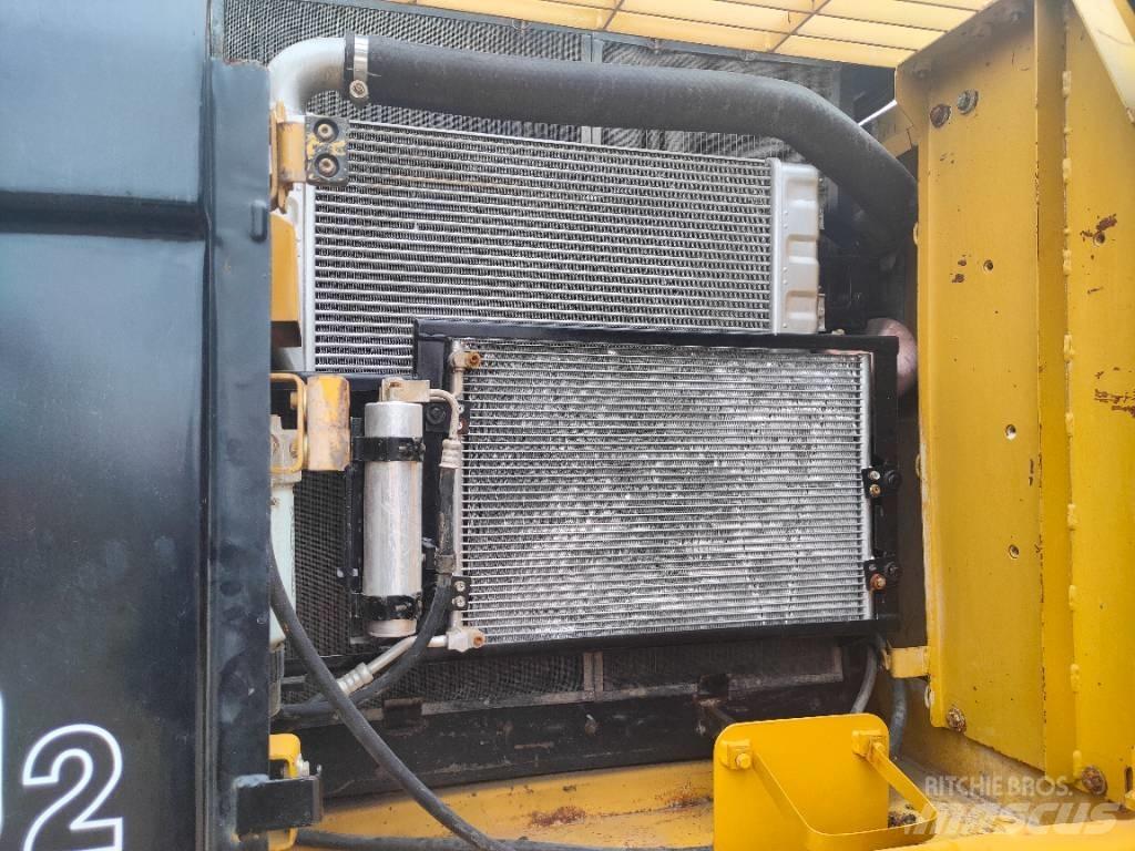 CAT 320 D Telakaivukoneet