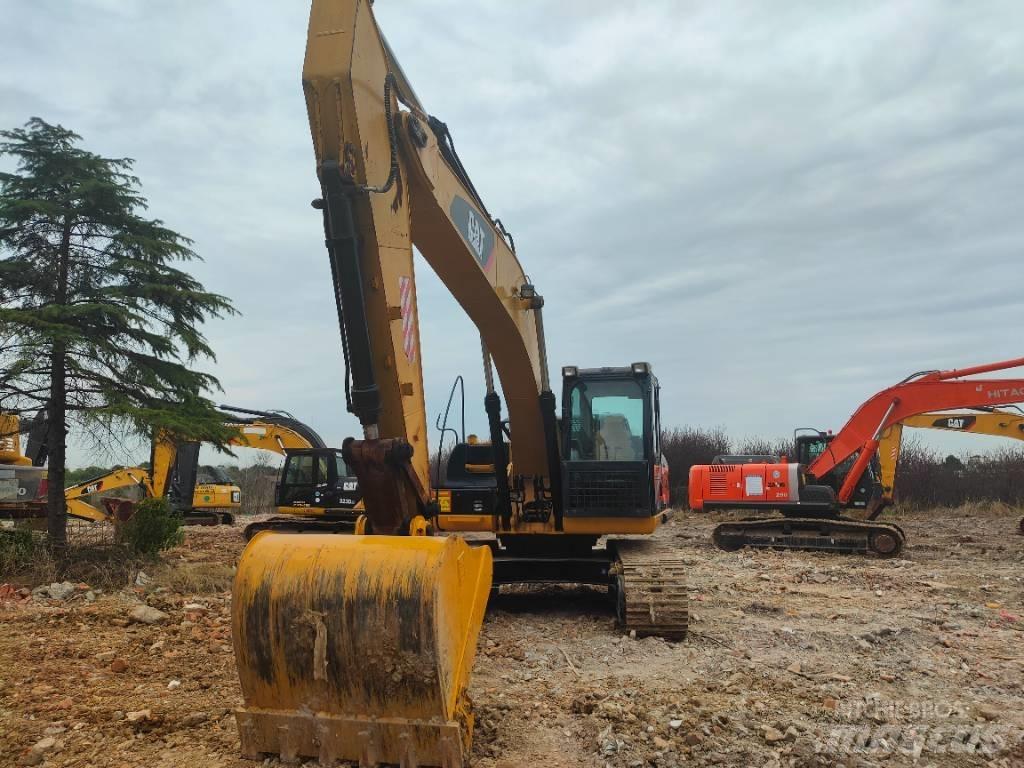 CAT 320 D Telakaivukoneet