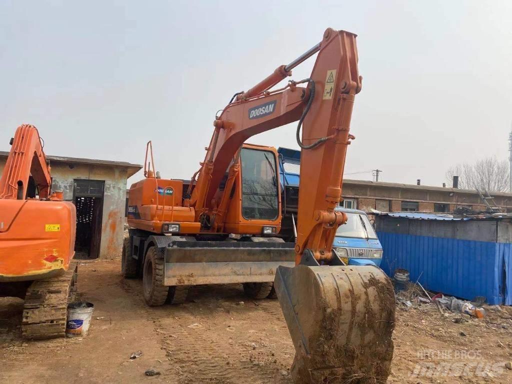 Doosan DH 150W Pyöräkaivukoneet