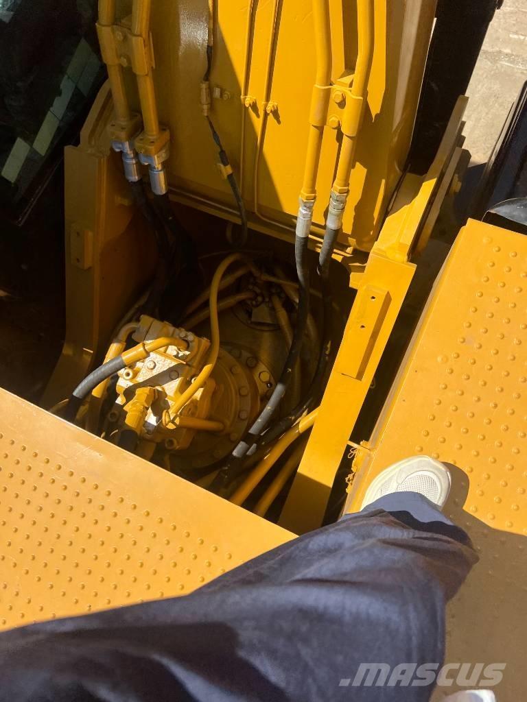 CAT 325D Telakaivukoneet