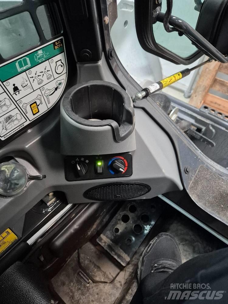 Bobcat S 590 Liukuohjatut kuormaajat