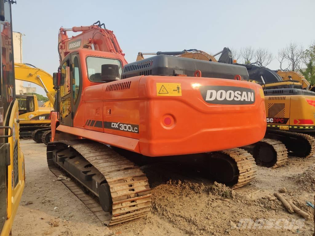 Doosan DX 300 Telakaivukoneet