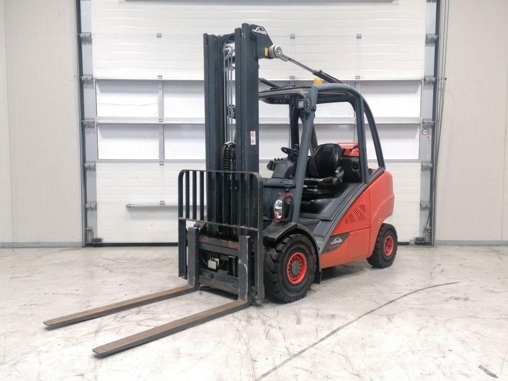 Linde H30T-02 Nestekaasutrukit