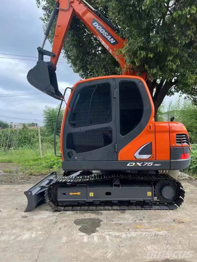 Doosan DX75 Minikaivukoneet < 7t