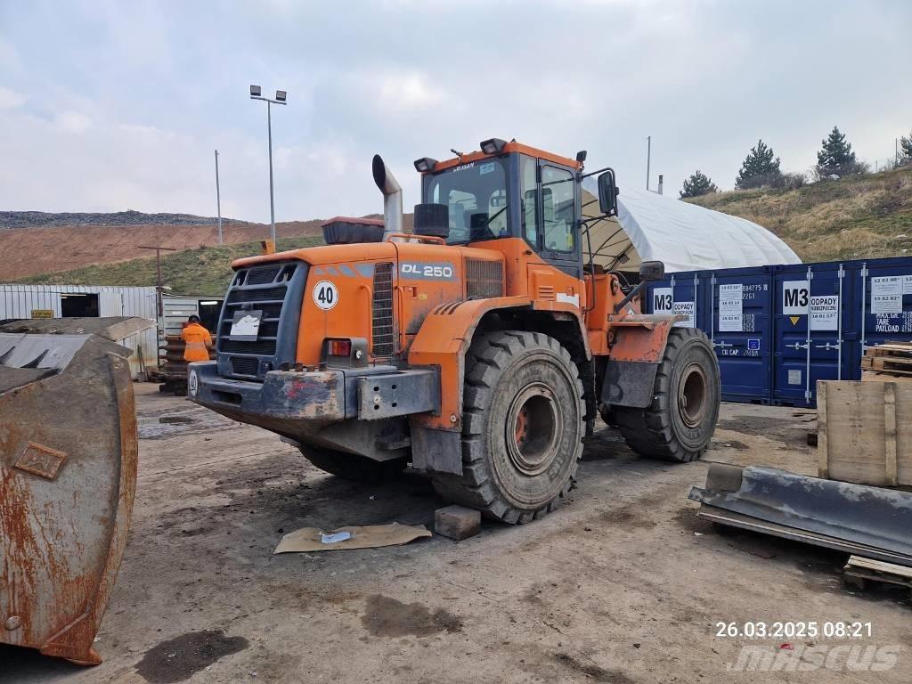 Doosan DL 250 Pyöräkuormaajat