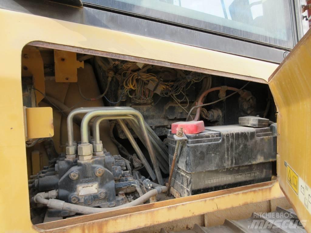 CAT D5K Telaketjupuskutraktorit