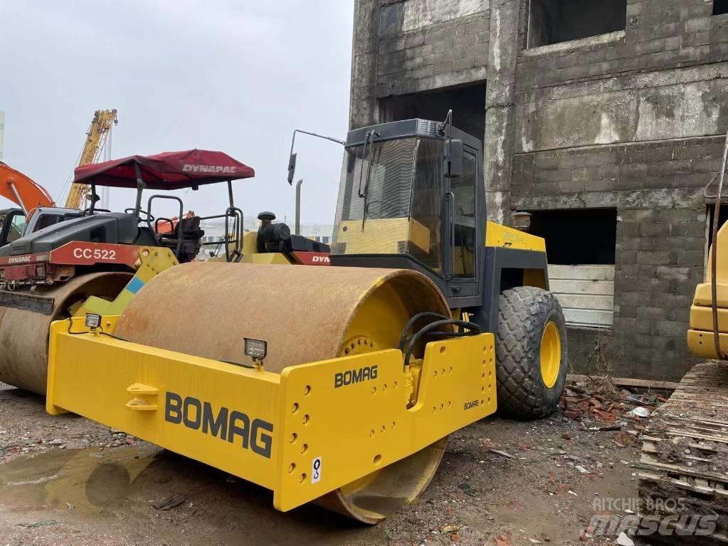 Bomag BW 217 Yksivalssijyrät