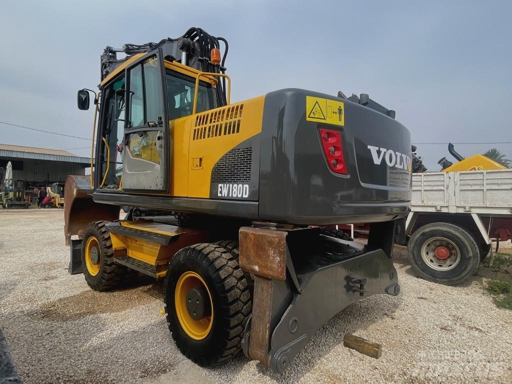 Volvo EW 180 C Pyöräkaivukoneet