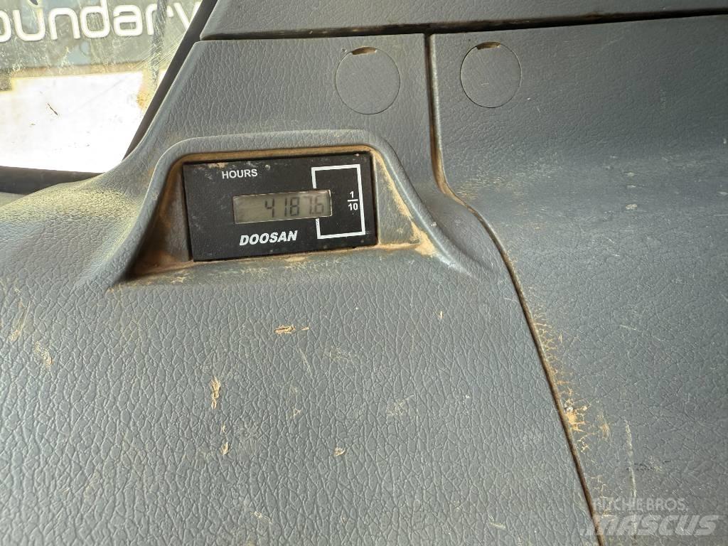 Doosan DX 140 LC-7 Telakaivukoneet