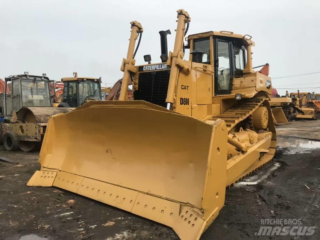 CAT D8R Telaketjupuskutraktorit