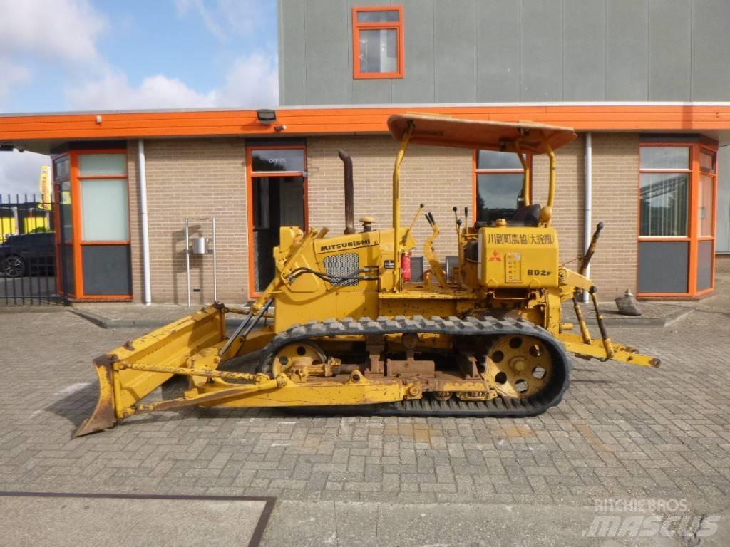 Mitsubishi BD2 F Telaketjupuskutraktorit